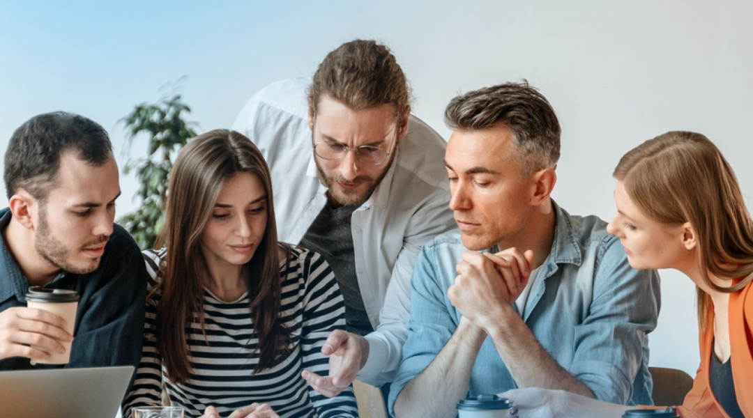 Estrategias para motivar a tu equipo y potenciar su compromiso